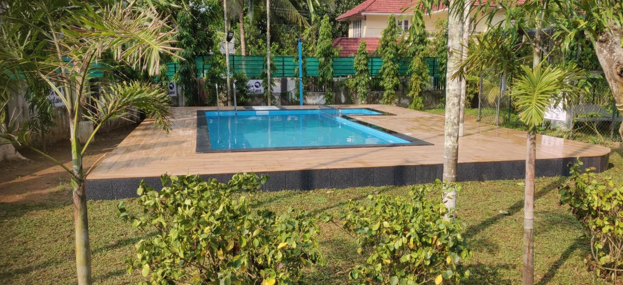 Dolphin Enclave Service Studio Apartments Kalpatta Exteriér fotografie